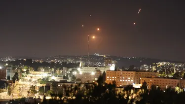 Tercera escalada entre Israel e Irán deja 70 civiles muertos, incendios y tensiona acuerdo nuclear