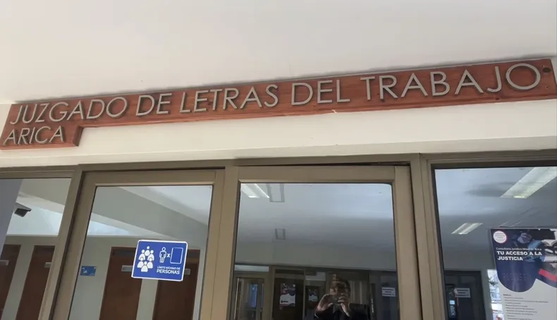 por no pago de cotizaciones por parte de empresa conductor se autodespidio y tribunal ordeno pagarle 7 millones.webp