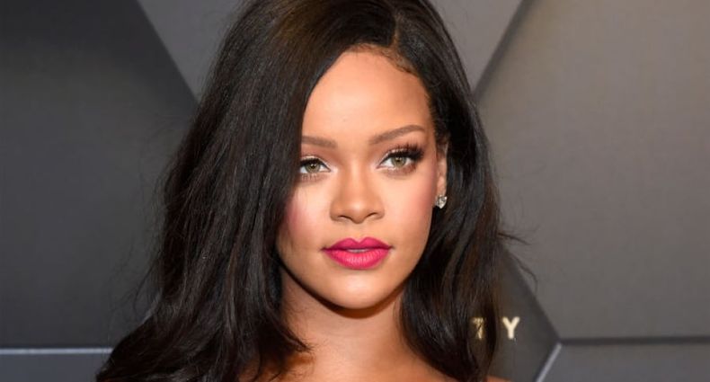 rihanna12 723x485 1.jpg