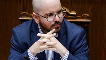 Giorgio Jackson demanda a 23 diputados de la UDI por difamación