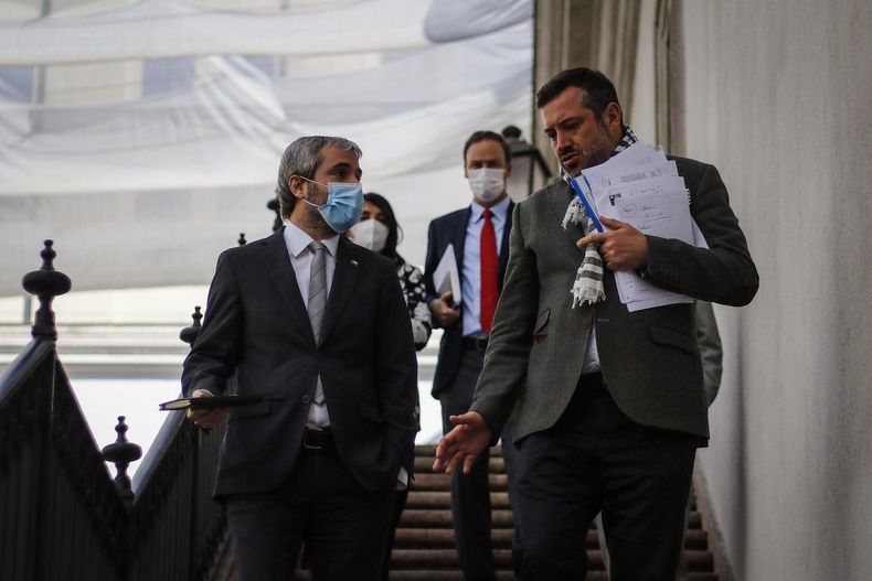 A_UNO_1182223 e1589835453772 1.jpg