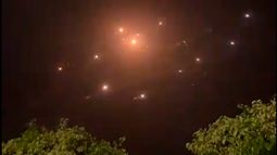 VIDEOS| El momento en que los más de 130 cohetes lanzados por Hamás sobrevuelan Israel