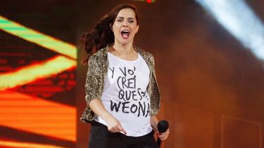 Diputada cita recordada polera de Natalia Valdebenito ante falta de respuestas del ministro Santelices en interpelación