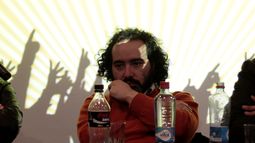 Tras ninguneo a tomas feministas: Gumucio pide disculpas a estudiantes de la UDP