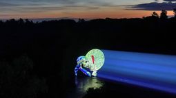 VIDEO| Proyecciones lumínicas en el río sagrado donde empresa Noruega pretende instalar hidroeléctricas