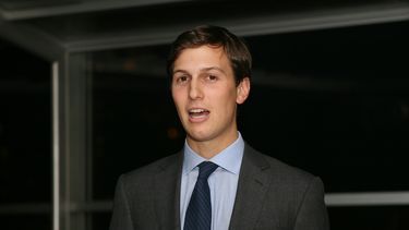 Denuncian al yerno de Donald Trump de construir un edificio de lujo con dinero destinado a barrios pobres