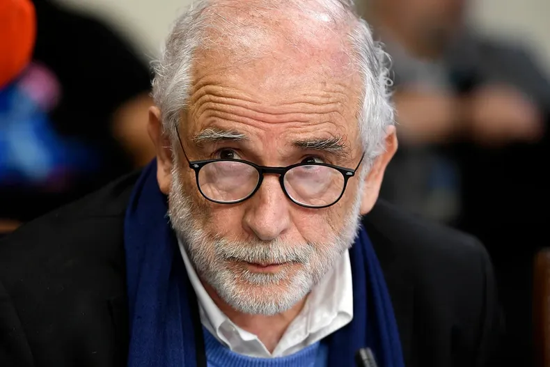 23493 a uno 1675424.webp