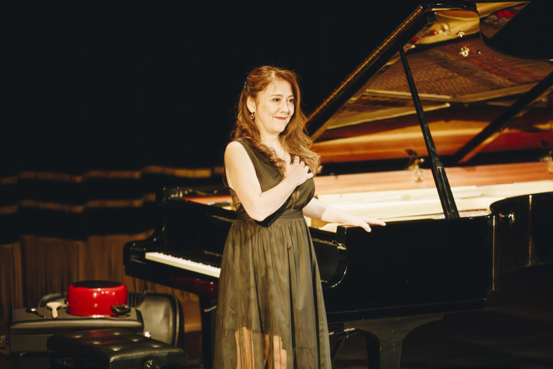 piano y cacerolas  los ritmos de una artista chilena para visibilizar atropello de ddhh en estallido social.png