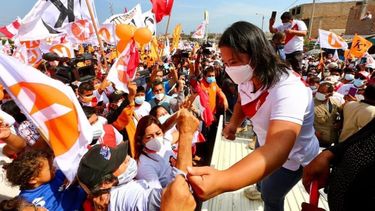 Los votantes de Castillo no deben saber ni leer: El racismo entró en campaña en la contienda electoral de Perú