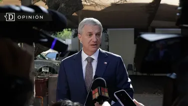 El Desconcierto | 30625 jose antonio kast con la prensa.webp