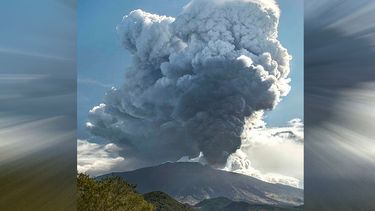 VIDEO| Volcán Etna también despierta en Europa: Macizo italiano arrojó lava y cenizas