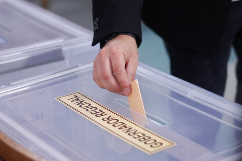 6384 voto gobernador regional.jpg