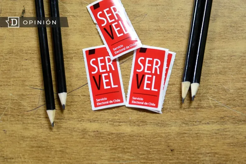 15272 lapices y stickers del servel.webp