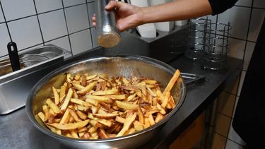 Restringe publicidad de alimentos ultraprocesados en TikTok y YouTube: Revisan proyecto de ley