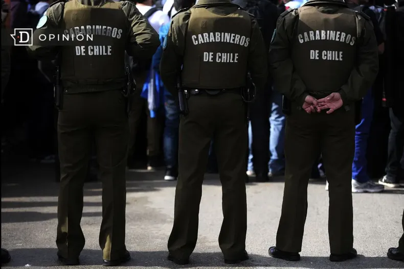 18951 imagen de tres carabineros de espalda.webp