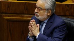 Tras pasar solo una noche en Santiago 1: Corte ordena ingreso de Hermosilla a Capitán Yáber