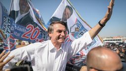 Cumplió promesa de campaña: Bolsonaro firma decreto que facilita la tenencia de armas en Brasil