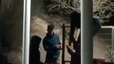 Otra fiesta clandestina: Más de 80 jóvenes se pasan ilegalmente a Cerro Parque Huechuraba