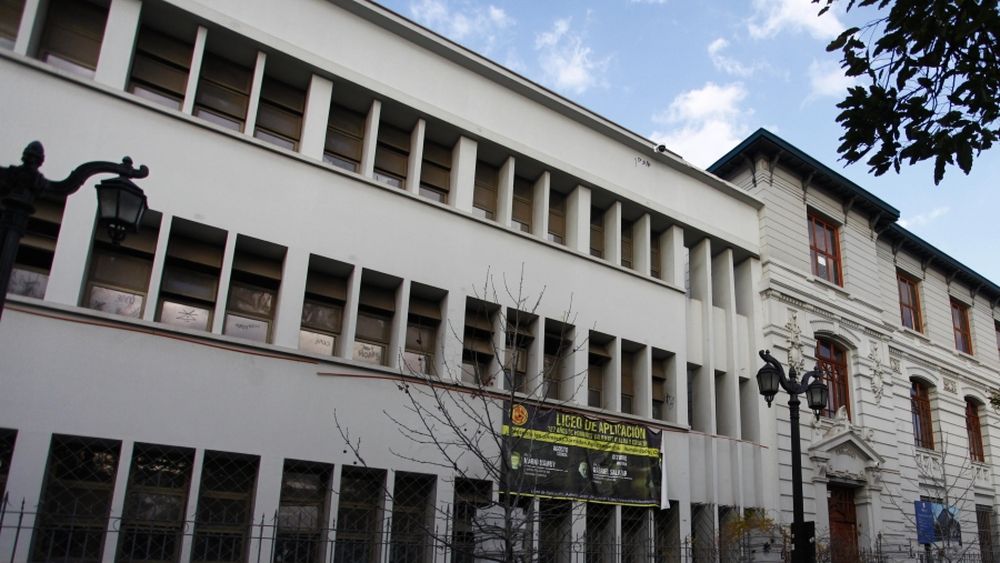 Estudiante del Liceo de Aplicación quemado en toma se encuentra entre la vida y la muerte