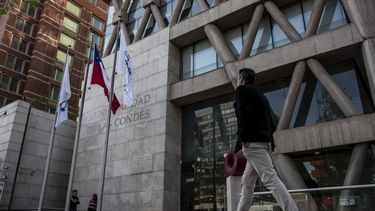 Encuentran muerto al jefe de Tesorería de la Municipalidad de Las Condes: PDI investiga en el lugar