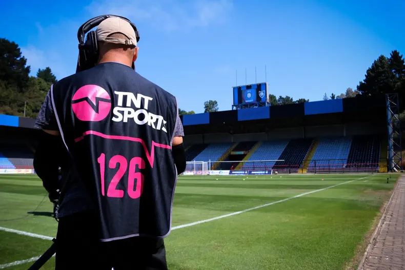 corte multa con $1.3 mill por publicidad sobre apuestas online en tnt sports en horario de proteccion.webp