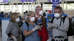 Más de 50 chilenas y chilenos cumplen una semana varados y acampando en el aeropuerto de Ciudad de México