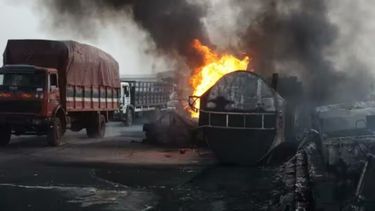 Nigeria vive una horrible tragedia: Explosión de camión con combustible deja 105 muertos