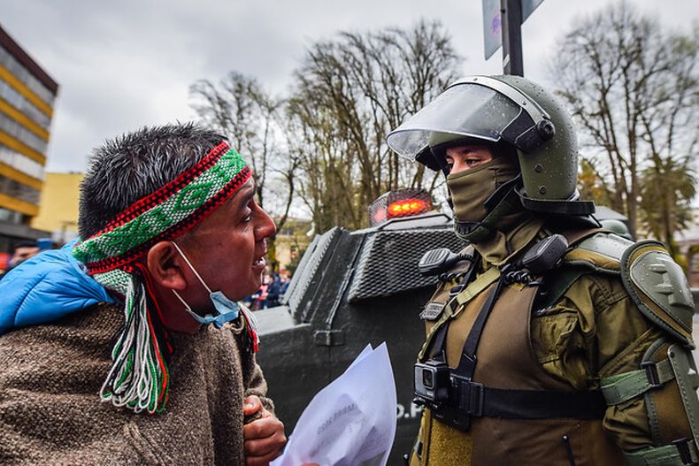 Carabineros 1.jpg