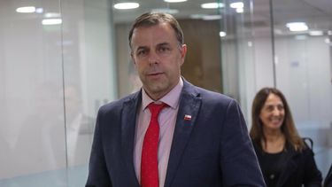Delegado Germán Codina y alcalde Sebastián Sichel podrían enfrentar una polémica - Agencia Uno