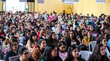 Más de 2 mil feministas de América Latina y el Caribe inician encuentro en Montevideo