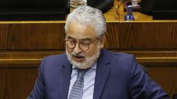 Caso Luis Hermosilla: Comisión Investigadora suspende sesión porque no llegaron los diputados