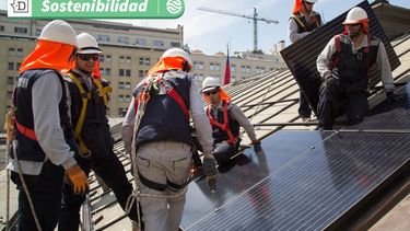 Energías renovables: Empleos alcanzan un crecimiento histórico de un 18%