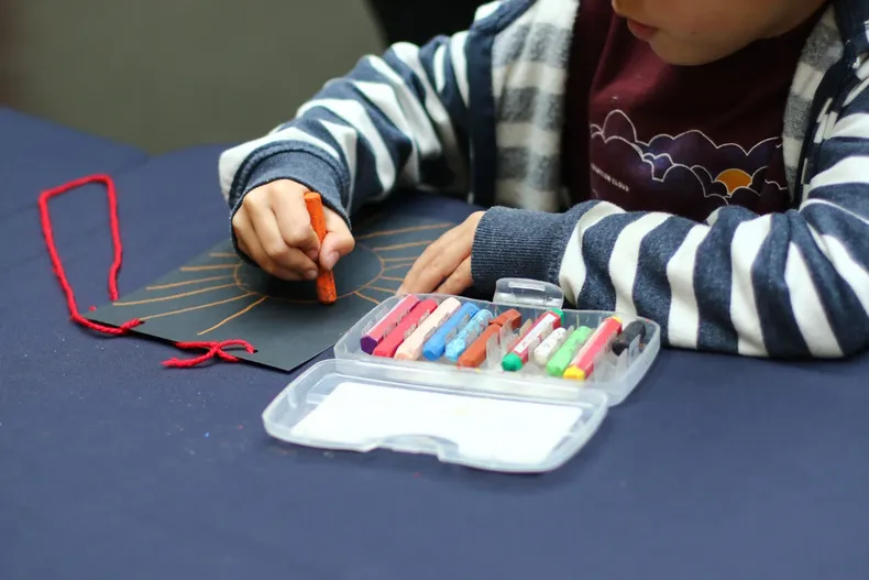 la historia del nino de 9 anos en alta vulnerabilidad que espero meses por cupo en residencia adecuada hasta que la corte intervino.webp