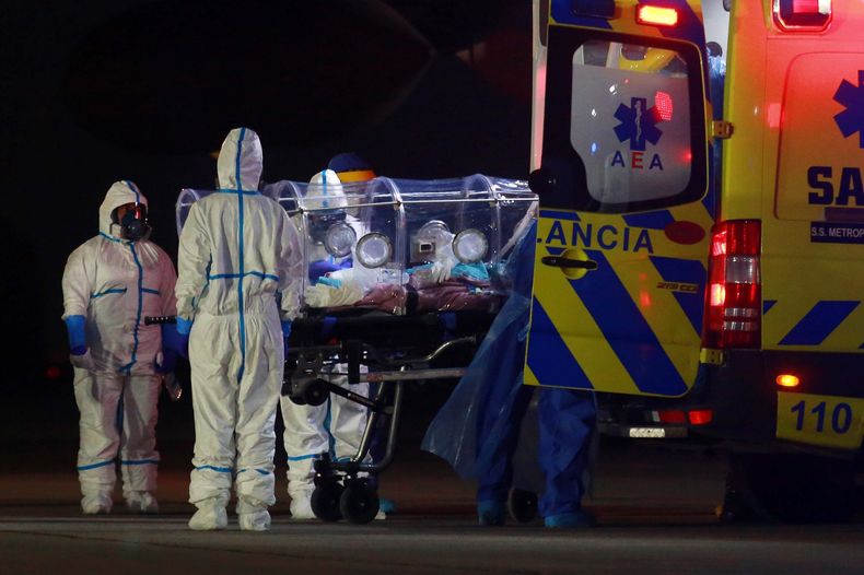 A_UNO_1183087 1 scaled.jpg