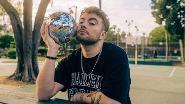 El Desconcierto | dejo la odontologia por la musica ahora es reconocido por billboard y triunfa como productor en eeuu.jpg