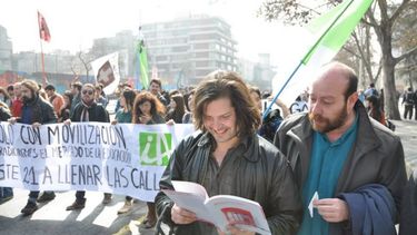 Óscar Barrientos, escritor: “Boric siempre se quedaba pegado en mi biblioteca”