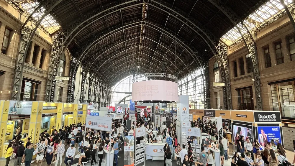 Feria de Postulación y Matrícula 2026 se toma Santiago y Concepción con carreras interdisciplinarias: Revisa qué días
