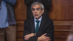Pésima señal: Ministro Cordero se refiere a reunión secreta entre barristas y plantel de Colo Colo