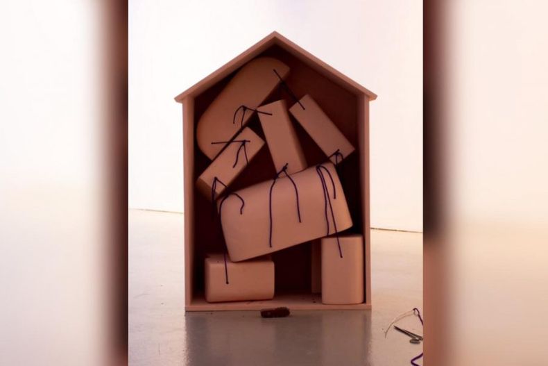 exposicion que reflexiona sobre la violencia domestica llega a galeria gabriel mistral e1673447223782.jpeg