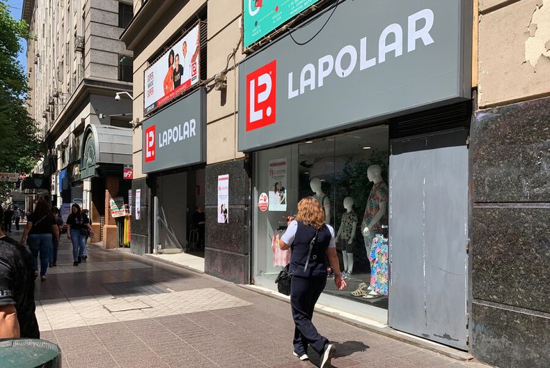 la polar multitienda despidio a 135 cargos gerenciales por caida de ventas en el retail.jpg