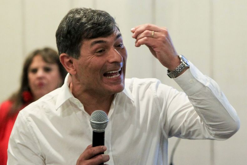 A_UNO_1429809.jpg