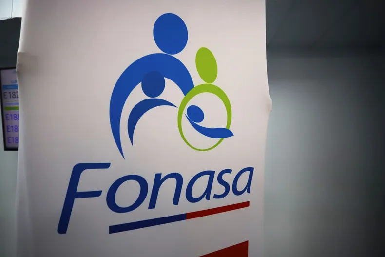 el emotivo triunfo judicial de una nina de 8 anos con cancer que logro costeo estatal de su tratamiento de 200 millones.webp