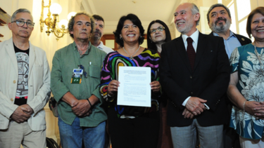 Presentan reforma constitucional para regular reajuste de sueldos de altas autoridades