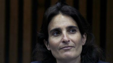 Subsecretaria de Previsión Social reconoce que cobro anticipado de isapres se hizo antes de que Contraloría aprobara reglamentos