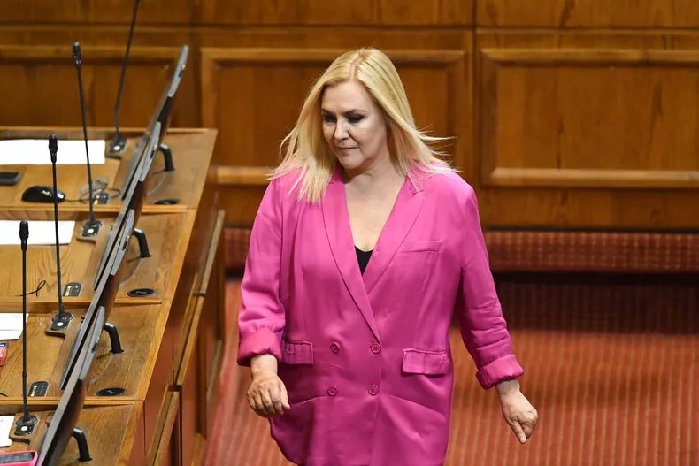 31063 a uno 1726736.webp