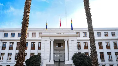 Denunció que municipio dejó contenedores frente a su casa que se convirtieron en basural: Corte ordena retirarlos en 10 días