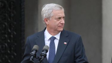 Asesor de José Antonio Kast viajó con licencia médica / Agencia Uno