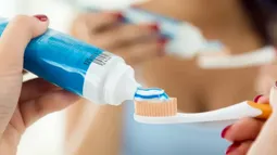 Sernac oficia a Colgate, Sensodyne y Oral B por efectos adversos de pastas dentales: Conoce la lista de 19 productos