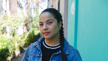 javiera mendoza, directora teatral: activamos una experiencia donde el cuerpo no ilustra un discurso, sino que lo produce