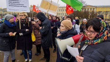 Rusia despenalizará la violencia doméstica para evitar que el Estado injiera en la familia